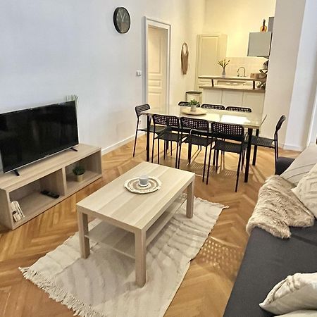 Apartment Mia - Old Town, Ac ブラチスラヴァ エクステリア 写真