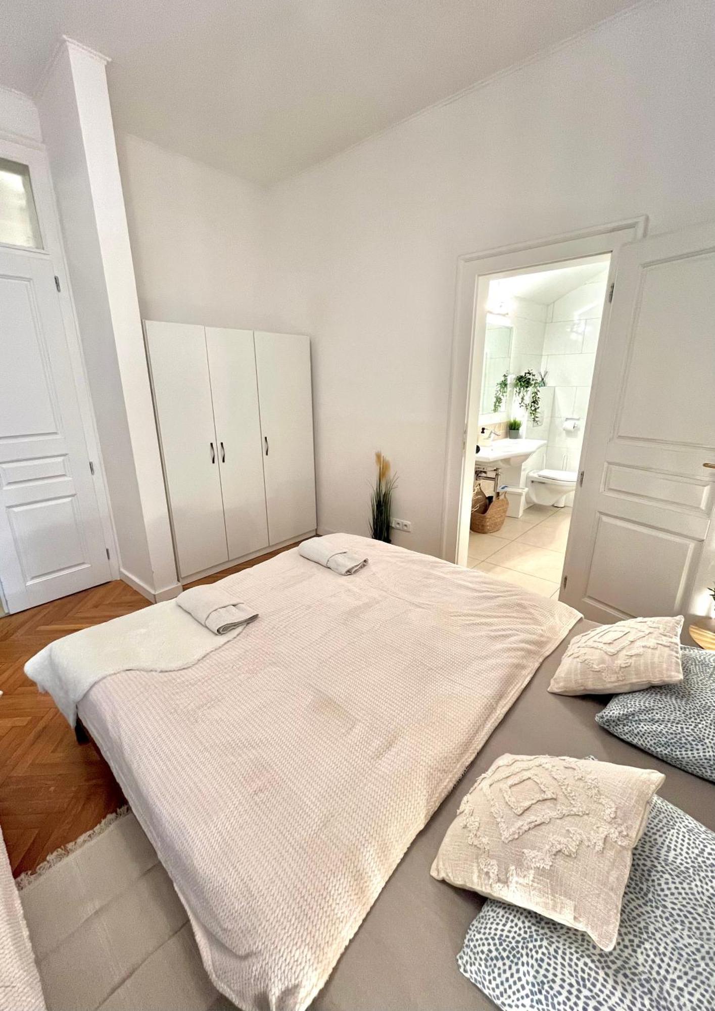 Apartment Mia - Old Town, Ac ブラチスラヴァ エクステリア 写真